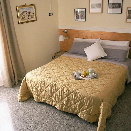 B&B Melibleo Melilli Eksteriør billede